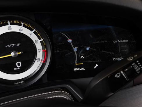 Used 2024 Porsche 911 GT3 RWD image 32