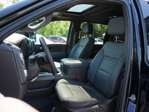 Used 2023 GMC Sierra 3500 Denali w/ Denali Ultimate Package AWD/4WD image 12