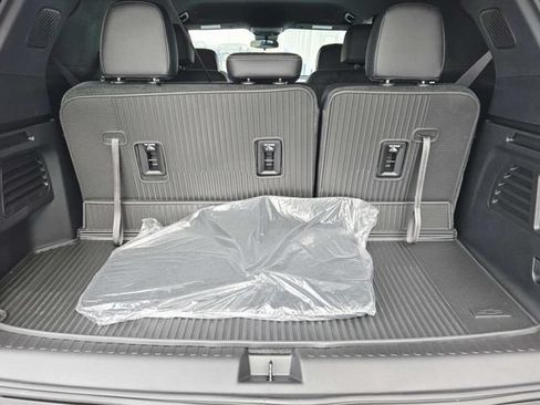New 2026 Chevrolet Traverse LT w/ Midnight/Sport Edition AWD/4WD image 13
