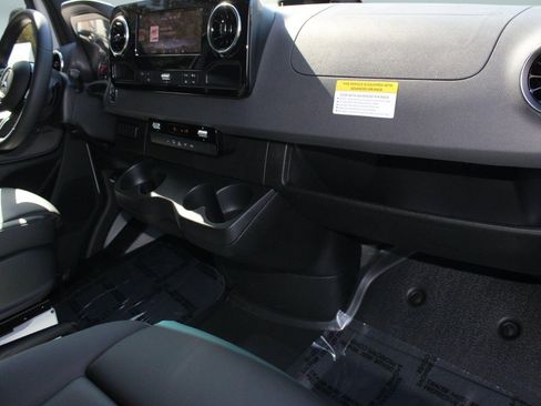 New 2026 Mercedes-Benz Sprinter 2500 image 28