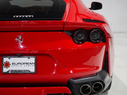 Used 2019 Ferrari 812 Superfast RWD image 21