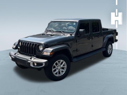 Used 2023 Jeep Gladiator Sport AWD/4WD image 3
