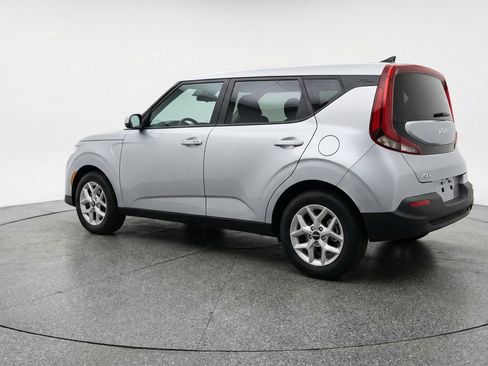 Used 2025 Kia Soul LX w/ LX Technology Package image 6