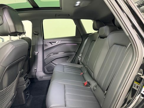 Used 2024 Audi Q4 e-tron Prestige w/ Black Optic Package image 15