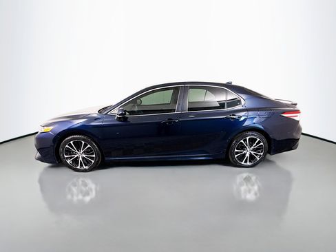 Used 2020 Toyota Camry SE FWD image 6