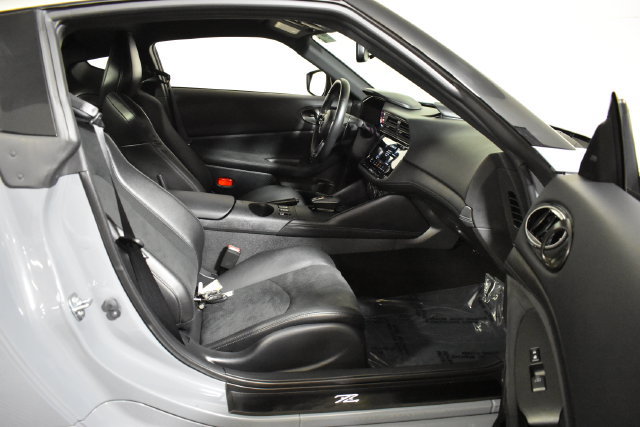 Certified 2024 Nissan Z Performance w/ Floor Mat Package RWD image 35