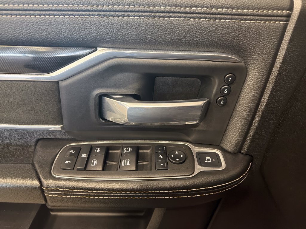 Used 2022 RAM 3500 Laramie AWD/4WD image 15