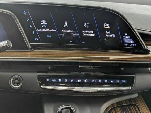 Used 2021 Cadillac Escalade Luxury image 30