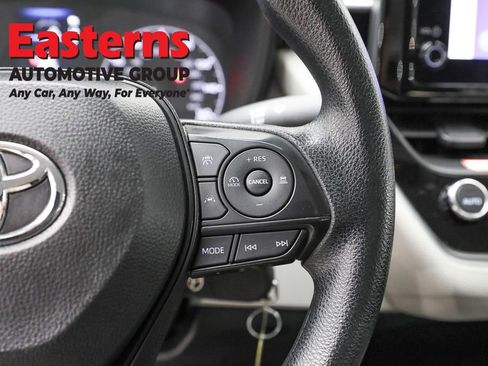Used 2025 Toyota Corolla LE FWD image 16