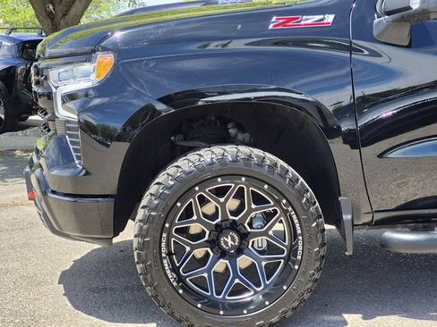 Used 2025 Chevrolet Silverado 1500 LT Trail Boss w/ Convenience Package II AWD/4WD image 6