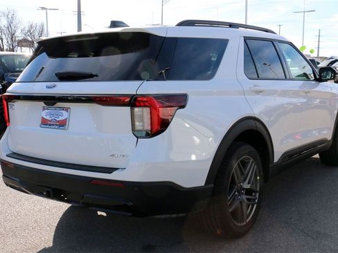 New 2026 Ford Explorer ST-Line w/ ST-Line Street Pack image 5