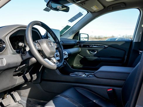 New 2025 Honda Pilot Touring image 20