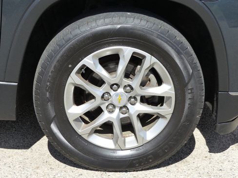 Used 2020 Chevrolet Traverse LT AWD/4WD image 16