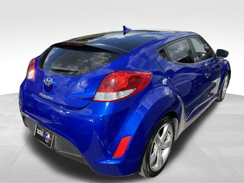 Used 2013 Hyundai Veloster FWD image 6