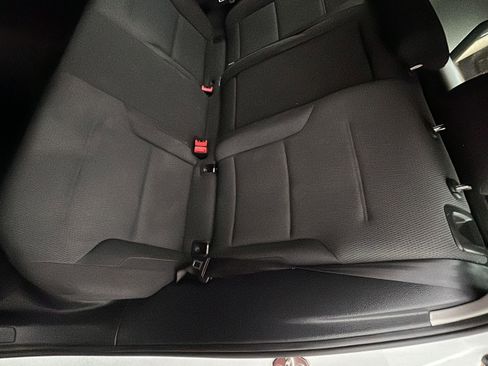 Used 2019 Volkswagen Golf S image 42