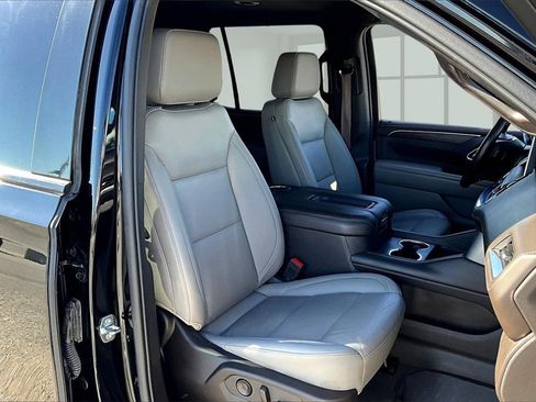 Used 2022 Chevrolet Tahoe Z71 w/ Luxury Package image 7