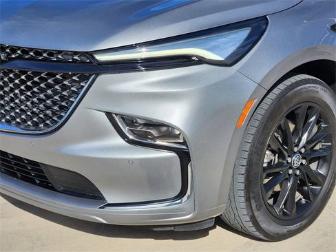 Used 2023 Buick Enclave Avenir w/ Avenir Technology Package image 9