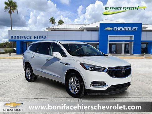 Used 2018 Buick Enclave Essence image 1