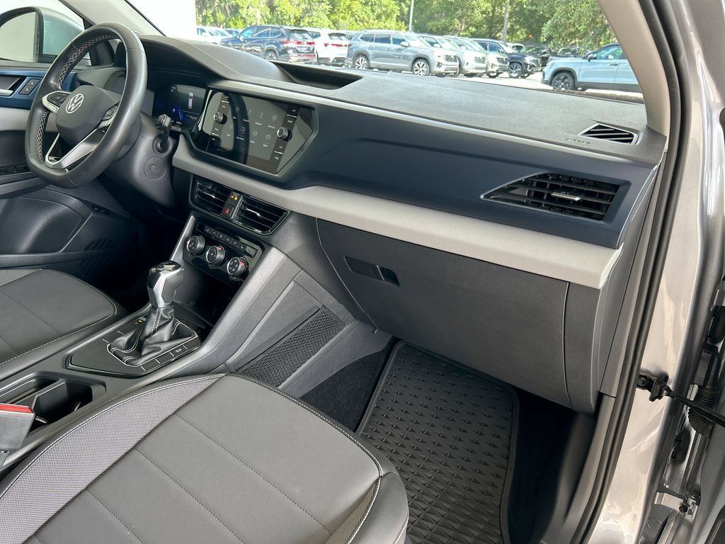Certified 2023 Volkswagen Taos SE FWD image 30