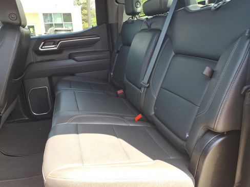 Certified 2025 GMC Sierra 1500 SLT AWD/4WD image 14