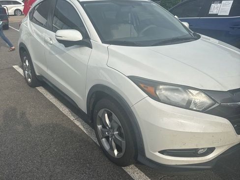 Used 2016 Honda HR-V EX image 8