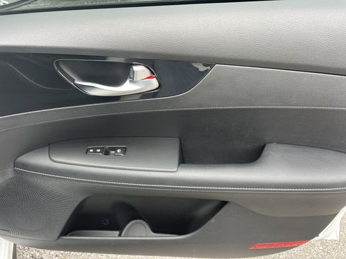 Used 2023 Kia Forte GT-Line w/ GT-Line Premium Package image 14