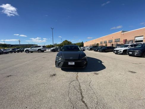 Used 2025 Toyota Camry LE image 16