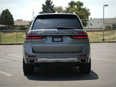 Used 2023 BMW X7 xDrive40i w/ Premium Package AWD/4WD image 4