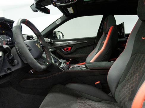Used 2024 Lamborghini Urus Performante image 28