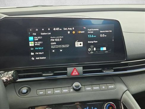 Certified 2025 Hyundai Elantra SEL FWD image 17