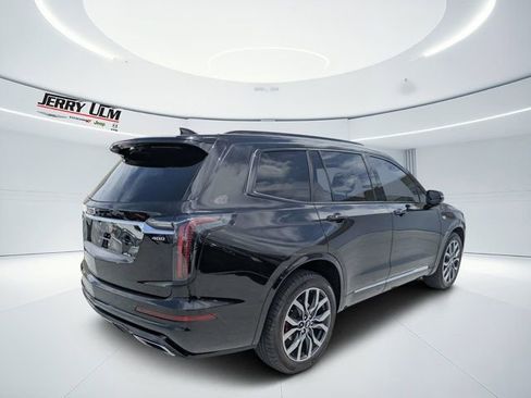 Used 2023 Cadillac XT6 Sport AWD/4WD image 3