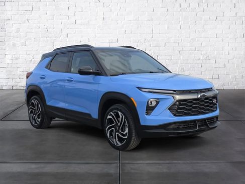 Used 2024 Chevrolet TrailBlazer RS w/ Driver Confidence Package AWD/4WD image 2