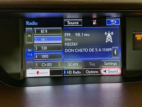 Used 2016 Lexus ES 350 w/ Luxury Package w/Wood Trim image 21