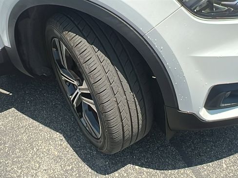 Used 2022 Volvo XC40 T4 Inscription w/ Advanced Package image 10