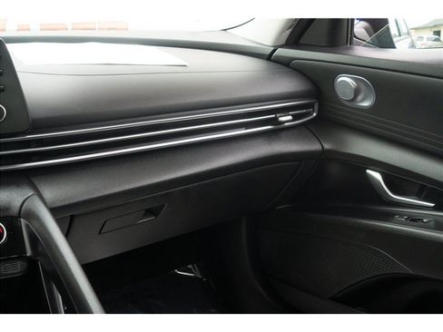Used 2023 Hyundai Elantra SEL FWD image 25