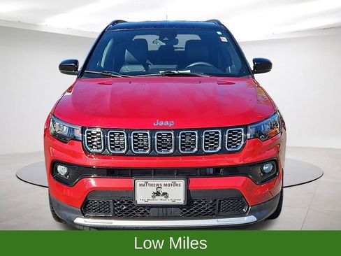 Used 2024 Jeep Compass Limited AWD/4WD image 2