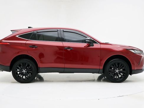 Used 2024 Toyota Venza Nightshade image 3