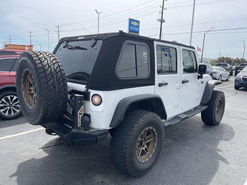 Used 2017 Jeep Wrangler Unlimited Sport AWD/4WD image 8