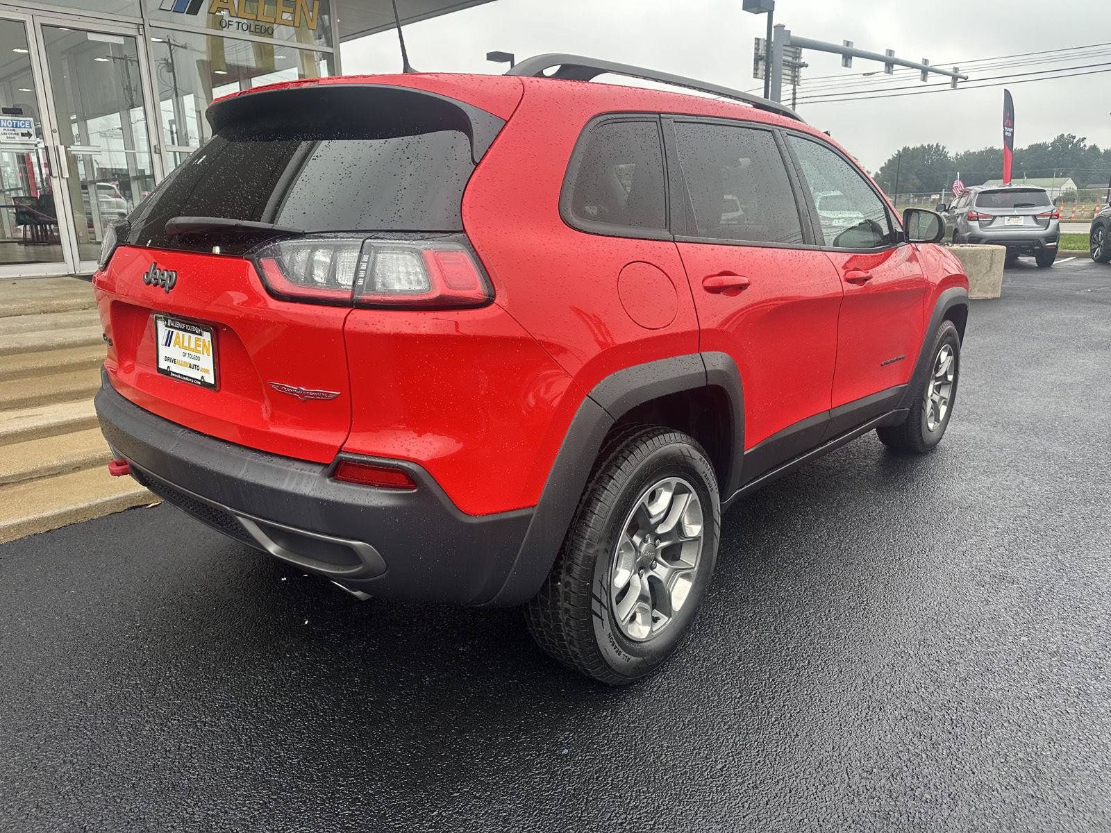 Used 2019 Jeep Cherokee Trailhawk AWD/4WD image 11