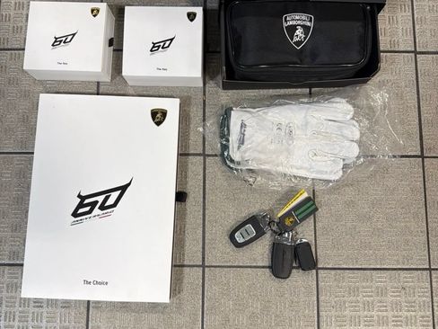 Used 2023 Lamborghini Huracan Tecnica RWD image 9