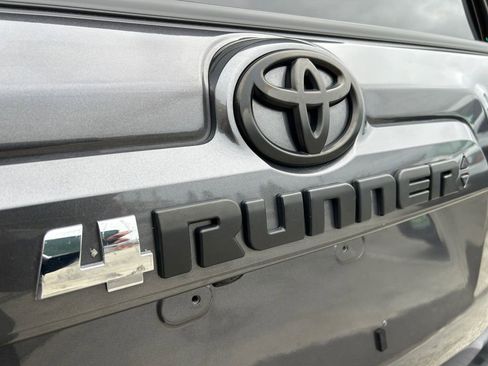Used 2022 Toyota 4Runner SR5 Premium image 31