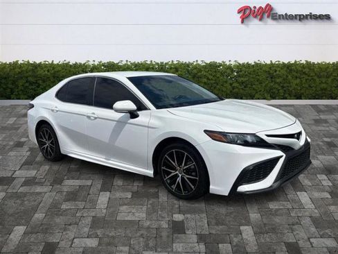Used 2024 Toyota Camry SE FWD image 6