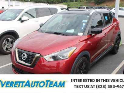 Used 2020 Nissan Kicks SR w/ Exterior Package