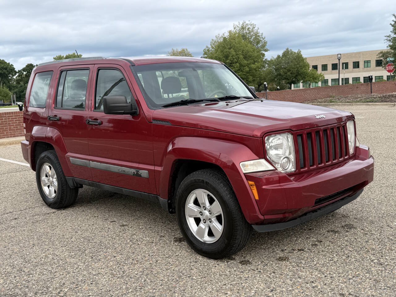 Used 2012 Jeep Liberty Sport AWD/4WD image 22