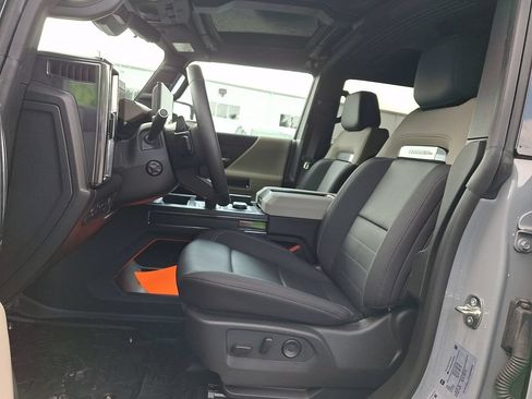 New 2026 GMC Hummer EV SUV AWD/4WD image 9