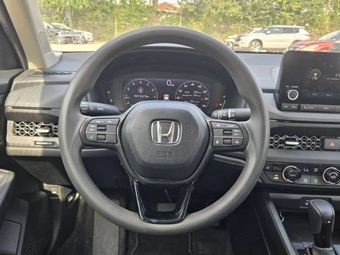 Used 2025 Honda Accord SE image 22