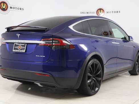 Used 2019 Tesla Model X 75D image 3