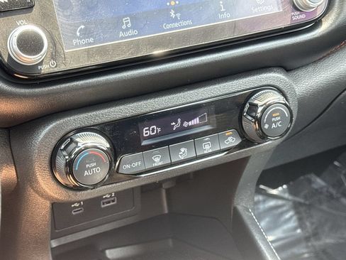 Certified 2024 Nissan Kicks SR FWD image 9