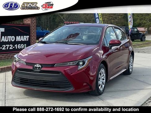 Used 2024 Toyota Corolla LE image 3