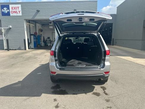 Used 2021 Jeep Grand Cherokee Laredo X AWD/4WD image 26